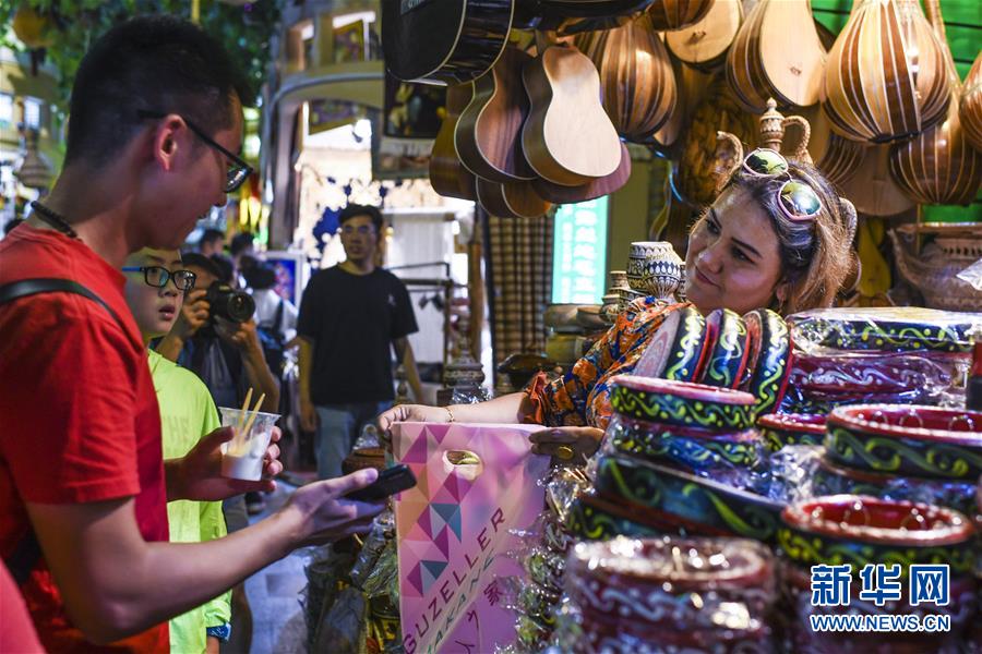 （新華全媒頭條&middot;圖文互動）（4）同心筑夢映天山&mdash;&mdash;新疆70年改革發展穩定述評
