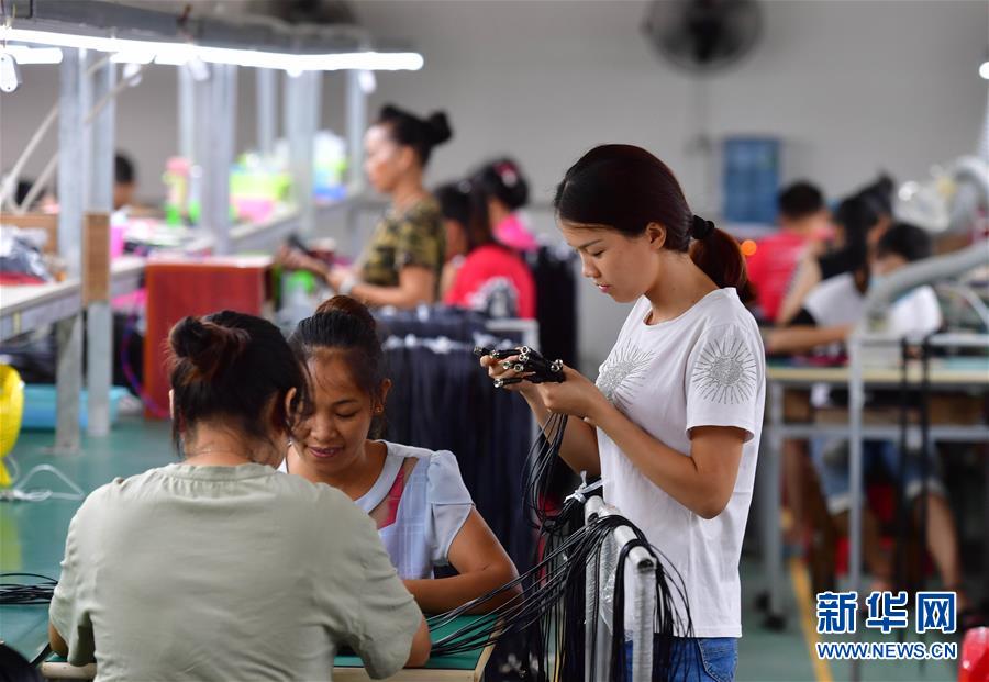 (新華全媒頭條·圖文互動)(4)中國道路越走越寬廣——社會主義中國實踐啟示錄