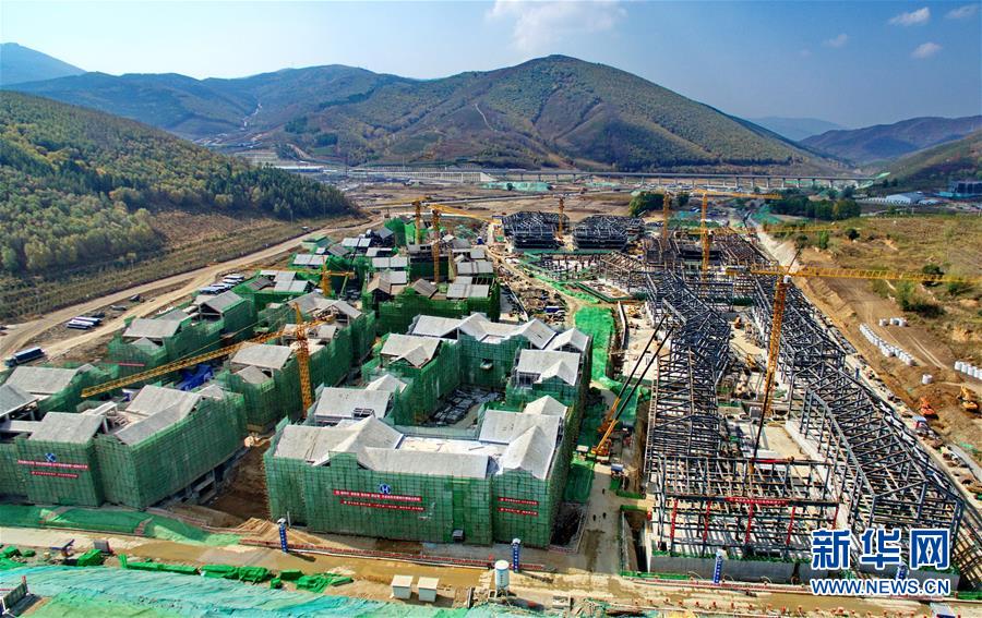 (體育)(1)2022年北京冬奧會(huì)張家口冬奧村主體結(jié)構(gòu)正式封頂