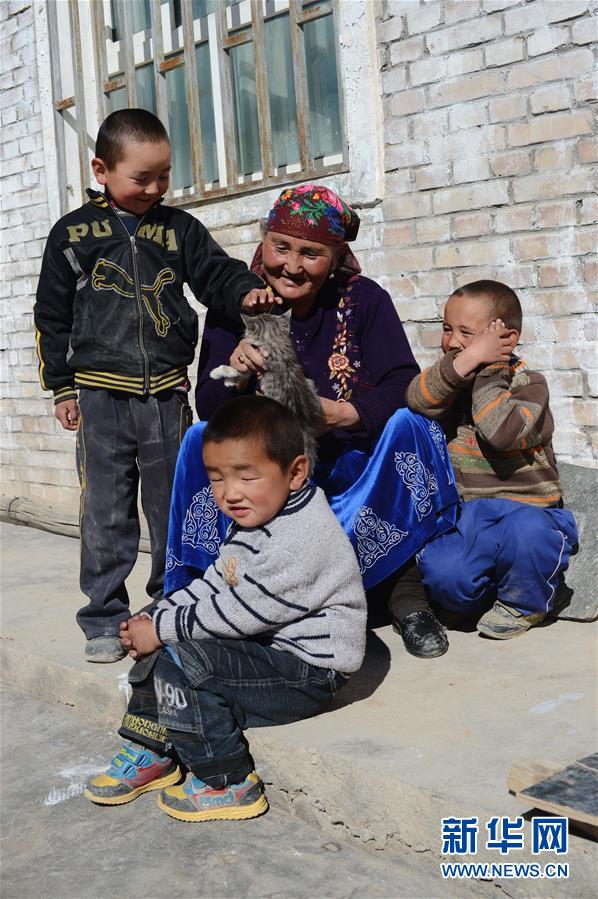 （壯麗70年&middot;奮斗新時代&mdash;&mdash;共和國榮光&middot;圖文互動）（1）中國，一生的守護&mdash;&mdash;記&ldquo;人民楷模&rdquo;國家榮譽稱號獲得者布茹瑪汗&middot;毛勒朵