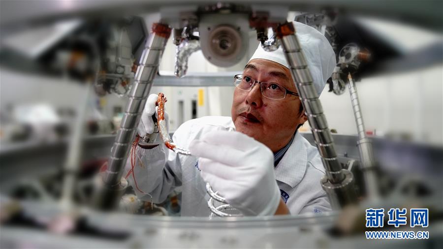 (德耀中華·圖文互動)(1)王曙群:“腳踏實地、仰望星空”的大國工匠