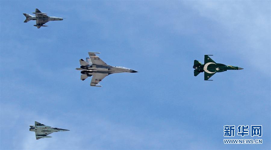 （新華全媒頭條&middot;人民空軍70年&middot;圖文互動(dòng)）（8）陽光照耀奮飛的航程&mdash;&mdash;黨中央、中央軍委和習(xí)主席關(guān)心人民空軍建設(shè)發(fā)展紀(jì)實(shí)