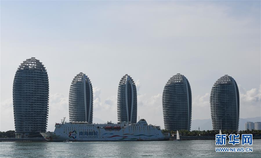 （在習近平新時代中國特色社會主義思想指引下&mdash;&mdash;新時代新作為新篇章&middot;總書記關切開放事&middot;圖文互動）（9）開放的故事講不完&mdash;&mdash;海南開放再&ldquo;提速&rdquo;