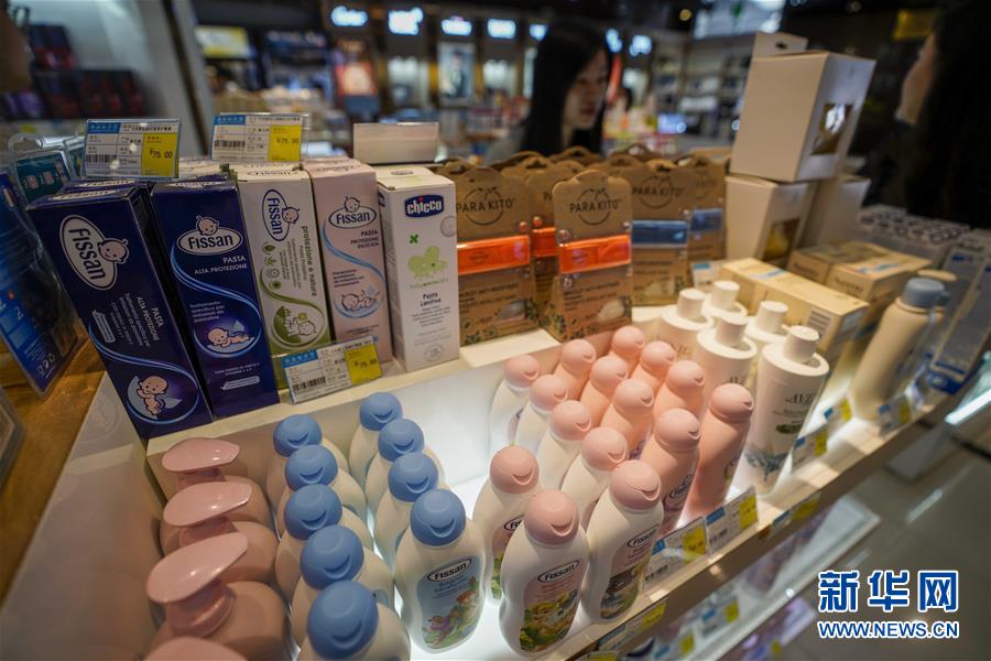 （在習(xí)近平新時代中國特色社會主義思想指引下&mdash;&mdash;新時代新作為新篇章&middot;總書記關(guān)切開放事&middot;圖文互動）（3）開放，讓迢迢邊關(guān)擁有穩(wěn)穩(wěn)幸福&mdash;&mdash;來自內(nèi)陸沿邊開放小城的故事