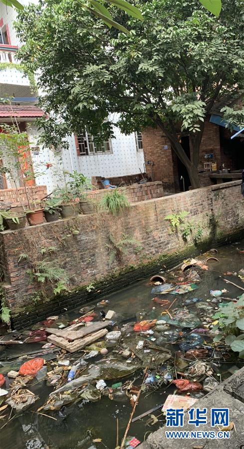 （圖文互動）（2）河長職責(zé)寫得明明白白，條條舉措無一落實&mdash;&mdash;國務(wù)院檢查組暗訪核查佛山一農(nóng)村河涌黑臭十余年無人管理