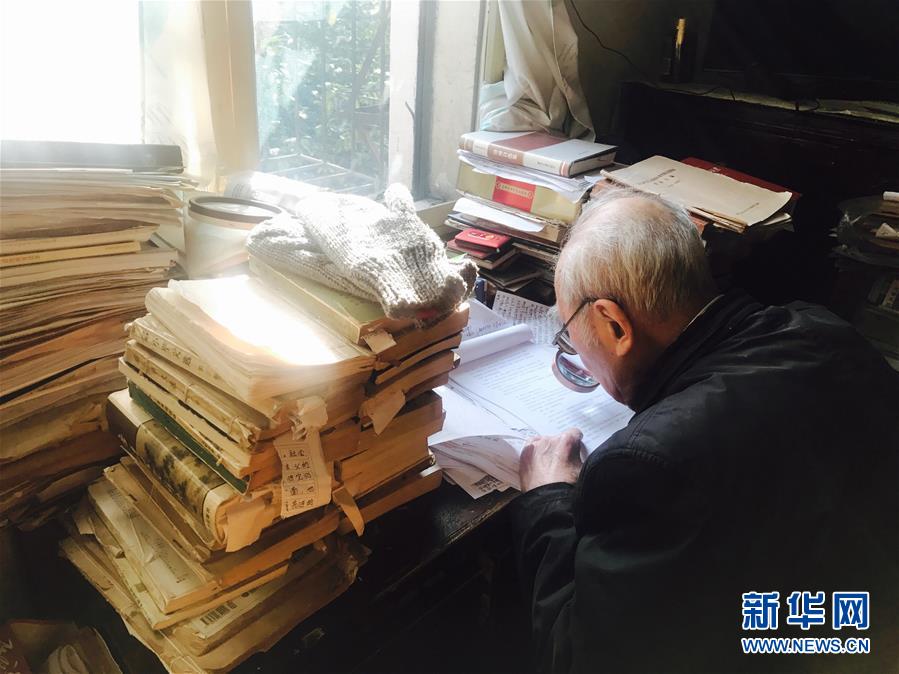 （新華全媒頭條&middot;圖文互動）（10）滄海橫流 信仰彌堅&mdash;&mdash;記共產黨員、湘潭大學九旬教授滄南