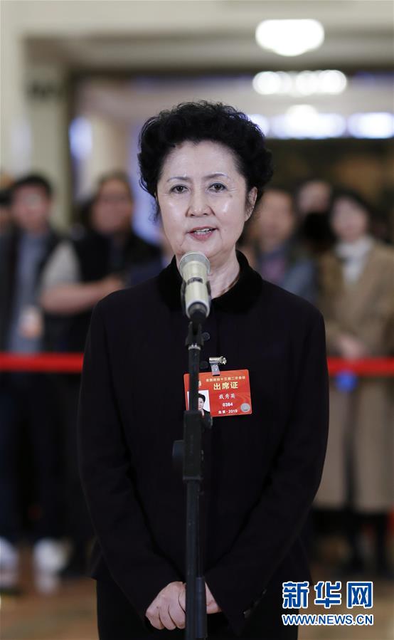 （兩會&middot;面對面&middot;XHDW）（6）全國政協委員接受采訪