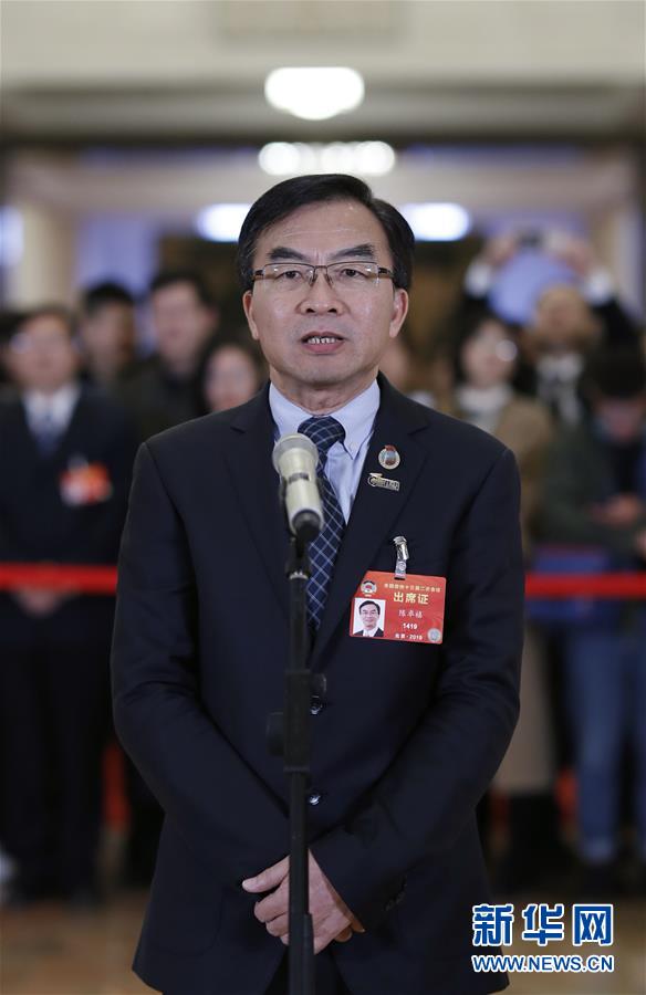 （兩會&middot;面對面&middot;XHDW）（8）全國政協委員接受采訪