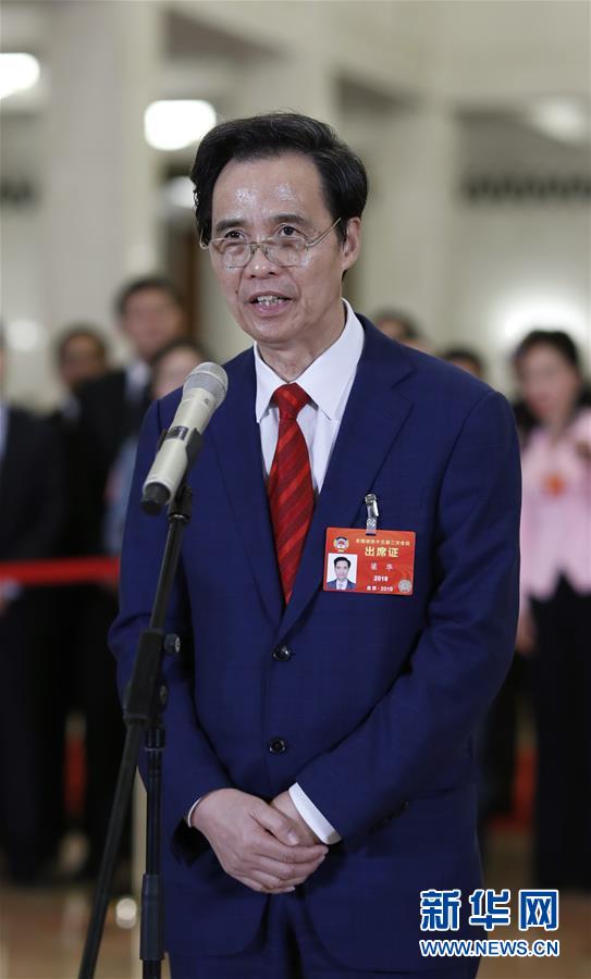 （兩會&middot;面對面&middot;XHDW）（10）全國政協委員接受采訪