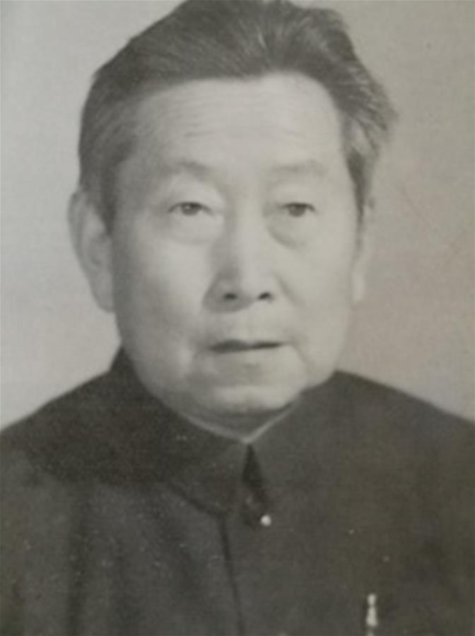 （為了民族復(fù)興&middot;英雄烈士譜&middot;圖文互動(dòng)）鄧國(guó)忠：能扛槍桿子、擅拿筆桿子的公安烈士