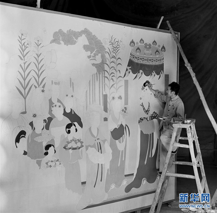 （時(shí)代先鋒&middot;圖文互動(dòng)）（5）此生不悔入沙海 勇?lián)厝问家娊?mdash;&mdash;敦煌研究院文物保護(hù)利用群體群像