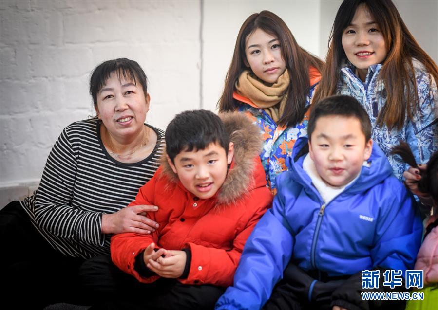 （新春走基層&middot;圖文互動）（3）最冷的日子　最暖的團(tuán)聚&mdash;&mdash;寒極小年里的暖心故事