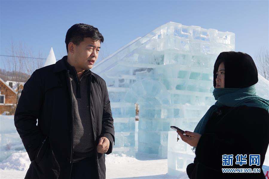 （新春走基層&middot;圖文互動）（5）小鎮里的&ldquo;U盤書記&rdquo;