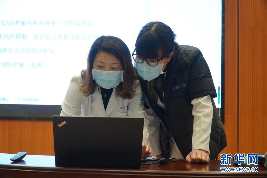 （聚焦疫情防控&middot;圖文互動）（5）無法握手，但始終并肩