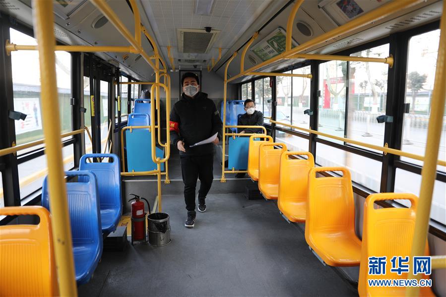 （聚焦疫情防控&middot;圖文互動）（2）疫情下的公交司機：只要有一名乘客，我們也要堅守！