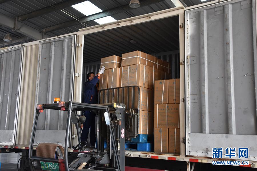 （圖文互動）（1）爭分奪秒，為了那千公里之外的馳援&mdash;&mdash;急需防疫物資天津復(fù)工復(fù)產(chǎn)一線見聞