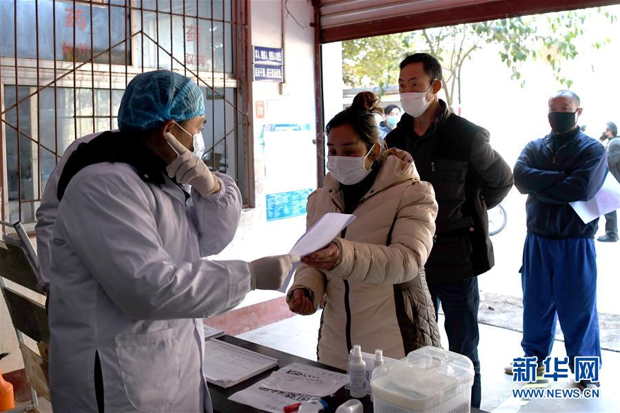 （抓好經濟發展 應對復雜局面&middot;圖文互動）（3）2500萬農民工如何安全返崗？&mdash;&mdash;農民工大省四川復工觀察