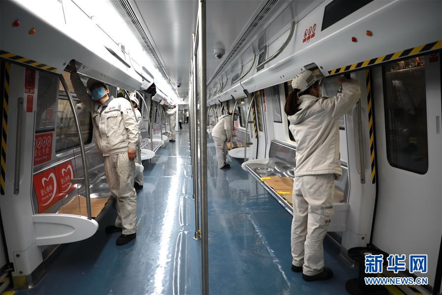 （圖文互動）（3）吃粉擼串，商圈&ldquo;打卡&rdquo;，動車出廠&mdash;&mdash;湖南&ldquo;標簽&rdquo;復蘇記