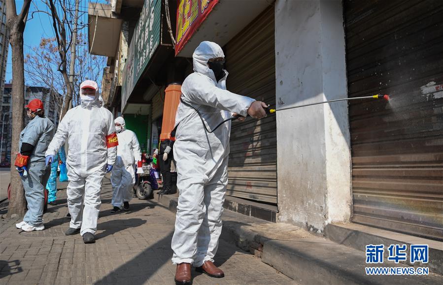 （新華全媒頭條&middot;圖文互動）（5）磨難壓不垮 奮起正當(dāng)時&mdash;&mdash;習(xí)近平總書記在統(tǒng)籌推進(jìn)新冠肺炎疫情防控和經(jīng)濟(jì)社會發(fā)展工作部署會議上的重要講話振奮人心凝聚力量