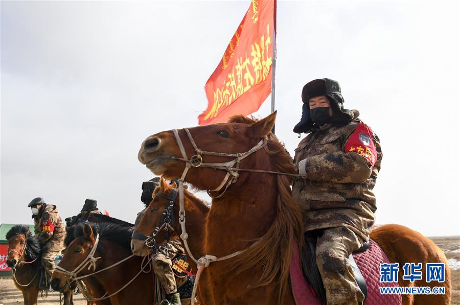 （聚焦疫情防控&middot;圖文互動）（5）行進(jìn)在鄉(xiāng)間的馬背巡邏隊(duì)