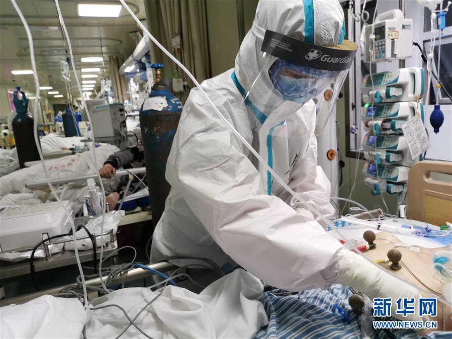 （一線抗疫群英譜&middot;圖文互動）（1）生命之光，溫暖&ldquo;無面之交&rdquo;&mdash;&mdash;記抗疫一線重癥監(jiān)護室90后護士金鈺 