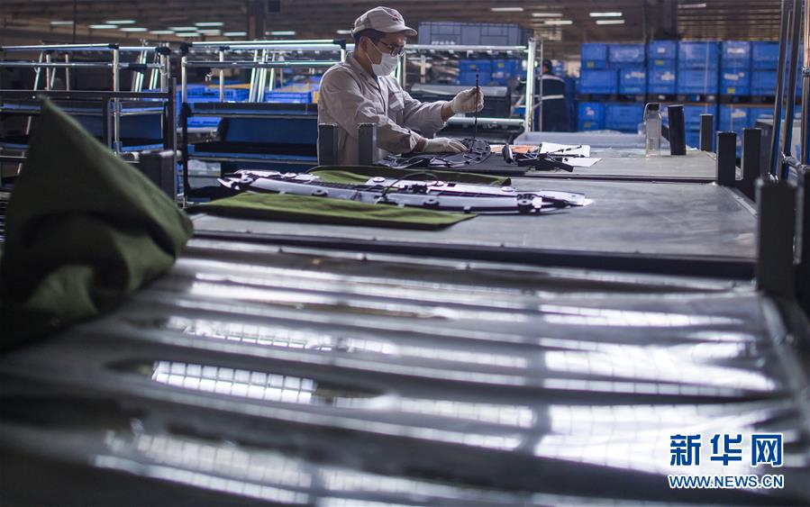 (新華全媒頭條·圖文互動)(18)在艱難中重啟 在陣痛中復蘇——湖北推動安全有序復工復產掃描