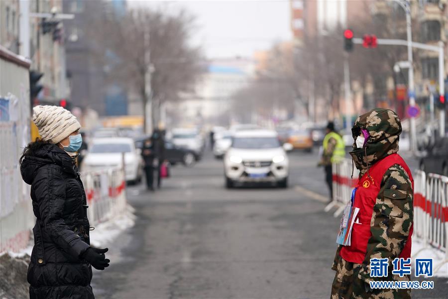 （習(xí)近平致敬的戰(zhàn)&ldquo;疫&rdquo;英雄&middot;志愿者篇&middot;圖文互動）（12）他們，微光成炬照征程