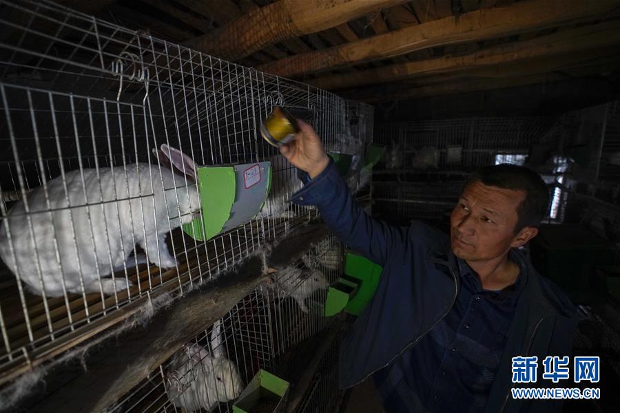 （決戰決勝脫貧攻堅&middot;圖文互動）（15）決戰昆侖&mdash;&mdash;新疆聚焦10個未摘帽縣展開深度貧困攻堅戰 