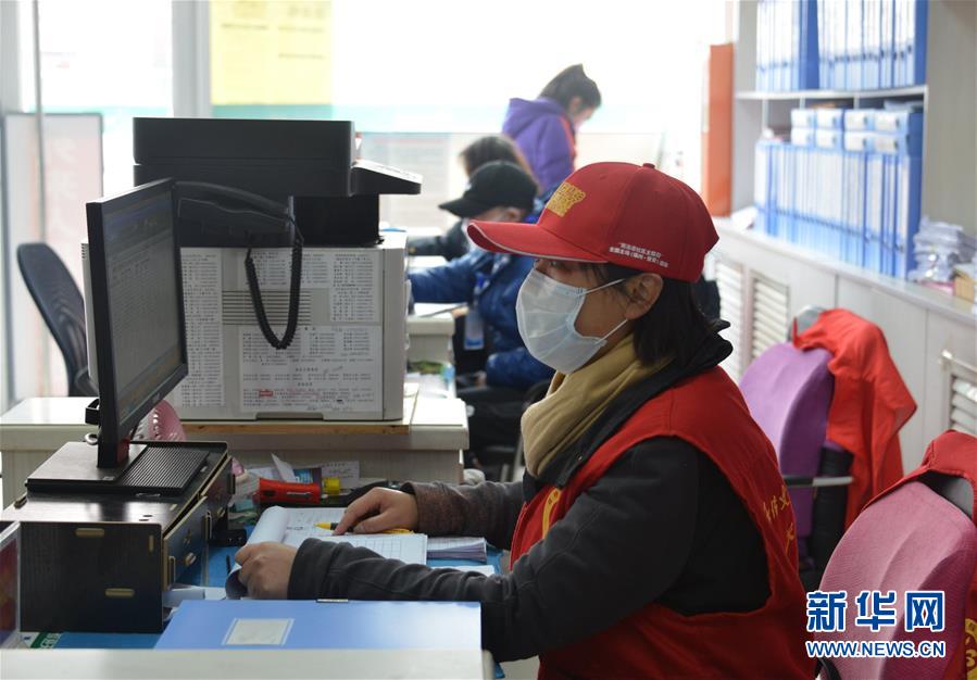 （一線抗疫群英譜&middot;圖文互動）（2）社區書記李悅：兩個多月，沒和家人吃過一次團圓飯