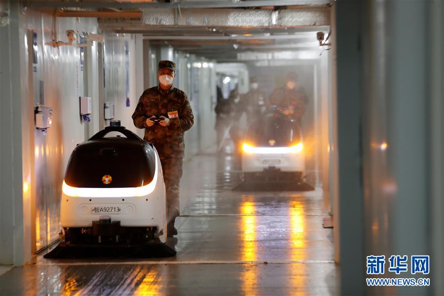 (一線抗疫群英譜·圖文互動)(2)二級軍士長張鵬飛:“兵王”在此 有我無毒