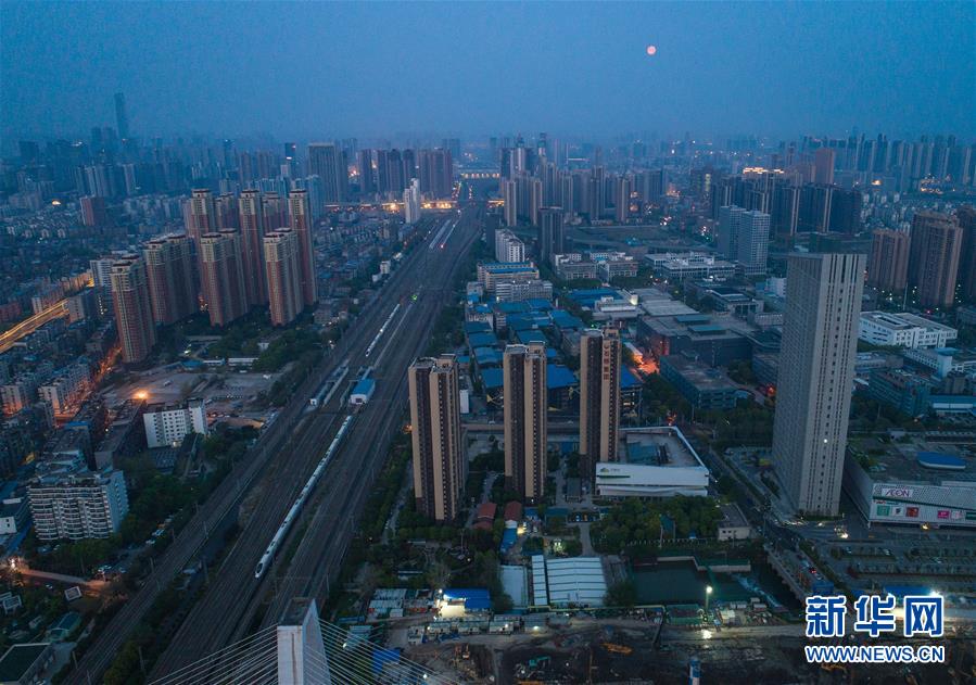 (新華全媒頭條·圖文互動)(4)武漢重啟,不負春天——寫在武漢“解封”之際