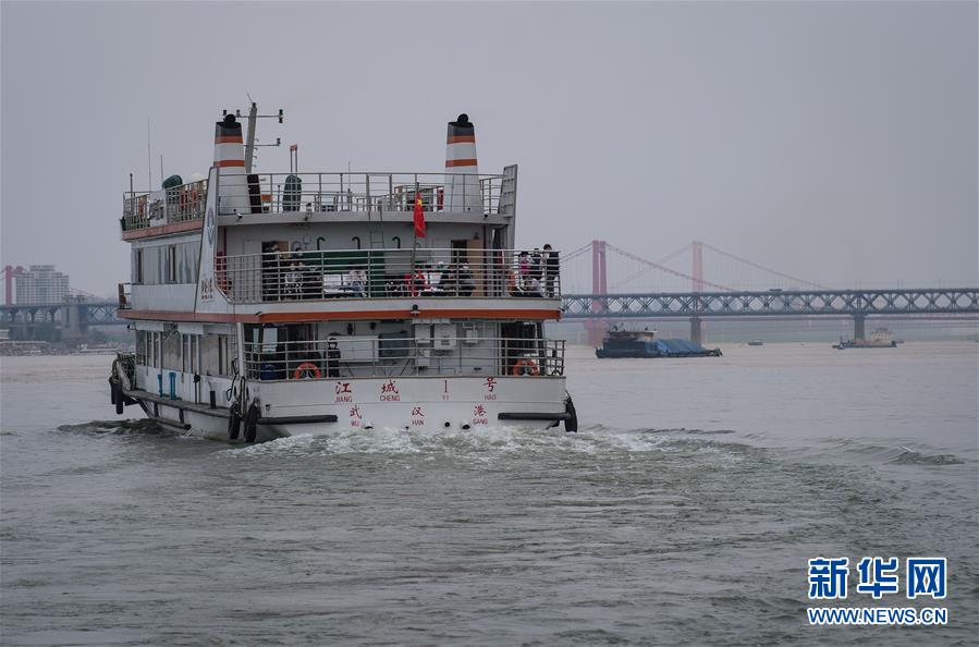 (新華全媒頭條·圖文互動)(13)武漢重啟,不負春天——寫在武漢“解封”之際