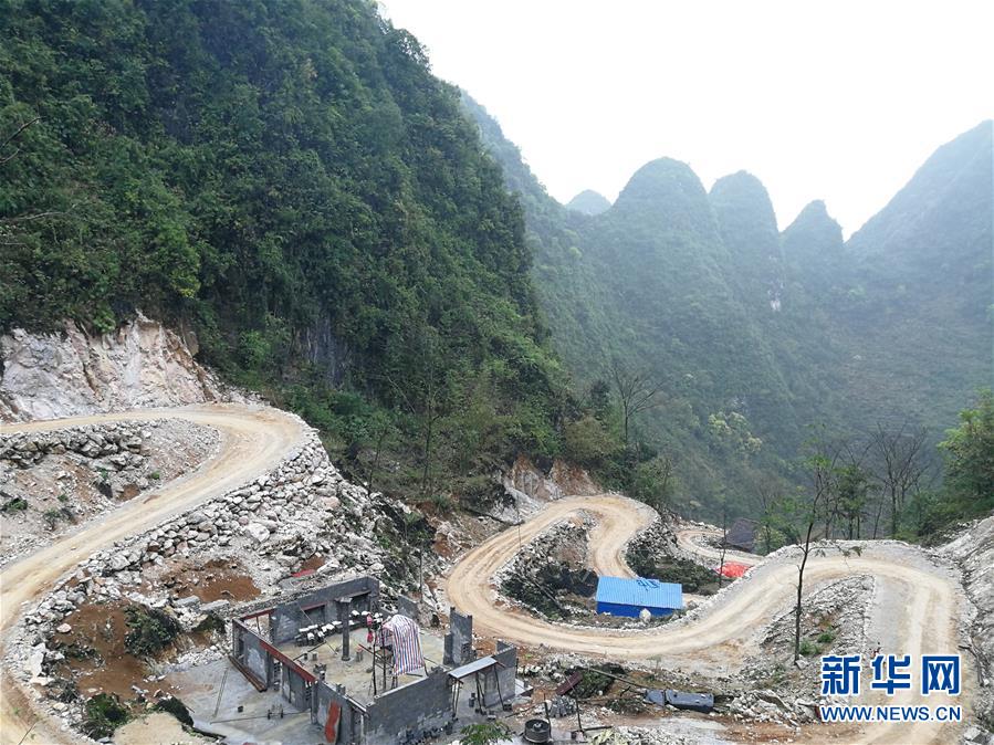 （在習(xí)近平新時代中國特色社會主義思想指引下&mdash;&mdash;新時代新作為新篇章&middot;習(xí)近平總書記關(guān)切事&middot;圖文互動）（7）啃下最后的硬骨頭&mdash;&mdash;脫貧攻堅(jiān)掛牌督戰(zhàn)進(jìn)行時