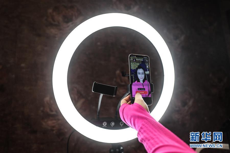 （在習(xí)近平新時(shí)代中國特色社會主義思想指引下&mdash;&mdash;新時(shí)代新作為新篇章&middot;習(xí)近平總書記關(guān)切事&middot;圖文互動）（3）打開生活的正確方式：更衛(wèi)生、更健康！