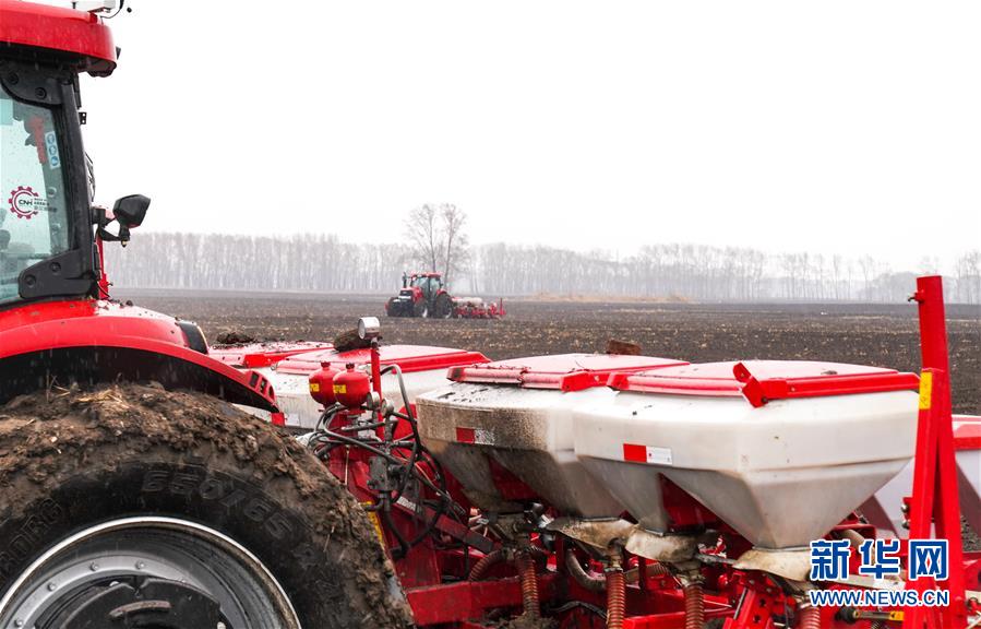 （在習近平新時代中國特色社會主義思想指引下&mdash;&mdash;新時代新作為新篇章&middot;習近平總書記關切事&middot;圖文互動）（11）春耕忙 信心足&mdash;&mdash;谷雨時節走馬東北直擊糧事