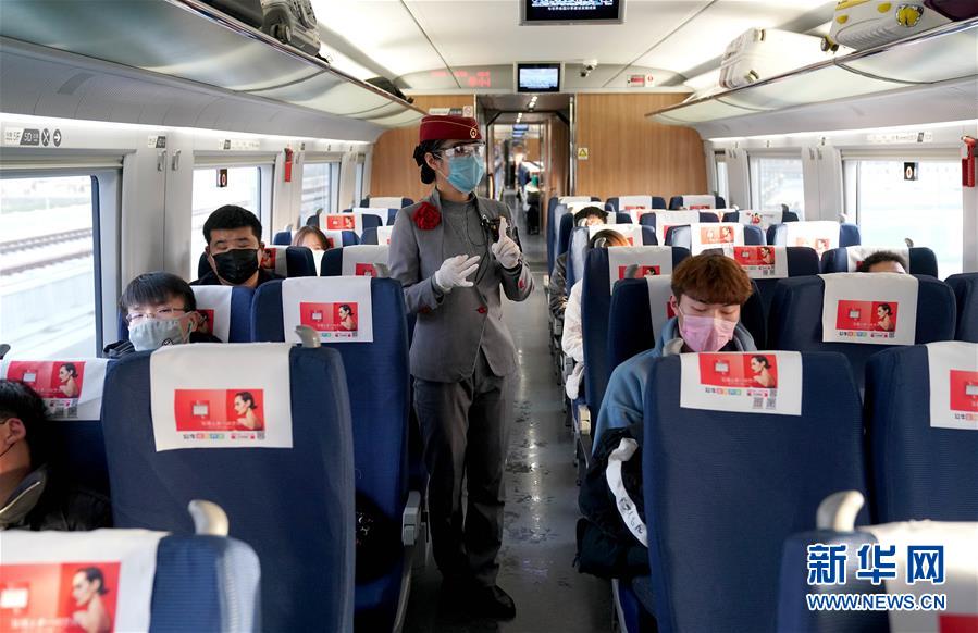 （聚焦疫情防控&middot;圖文互動）（5）團(tuán)結(jié)起來！我們?nèi)f眾一心！&mdash;&mdash;中國抗疫人民力量的生動實(shí)踐