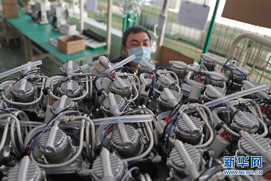 （聚焦疫情防控&middot;圖文互動）（10）團(tuán)結(jié)起來！我們?nèi)f眾一心！&mdash;&mdash;中國抗疫人民力量的生動實(shí)踐