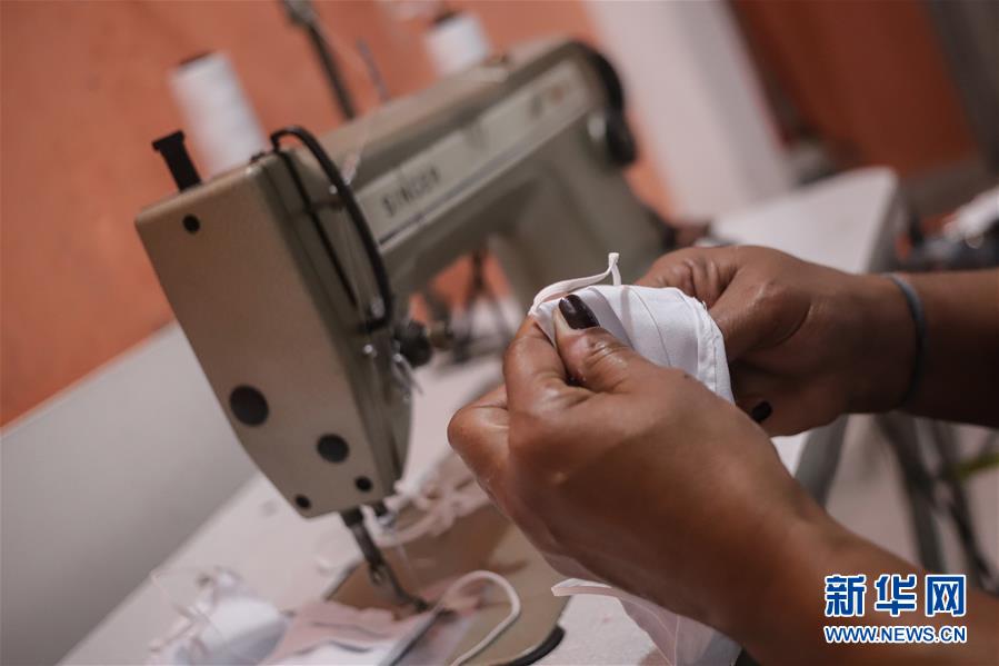 （海外抗疫故事&middot;圖文互動）（2）通訊：自制口罩回饋社會&mdash;&mdash;巴西桑巴舞校&ldquo;巧手抗疫&rdquo;