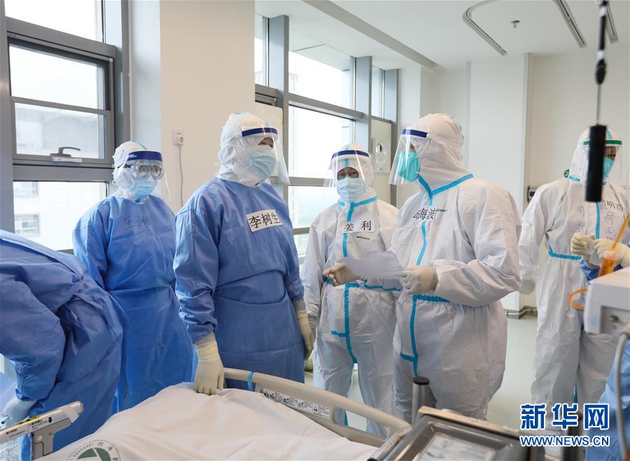 （新華全媒頭條&middot;圖文互動）（1）戰斗在防疫最前沿&mdash;&mdash;來自&ldquo;五一&rdquo;國際勞動節的致敬