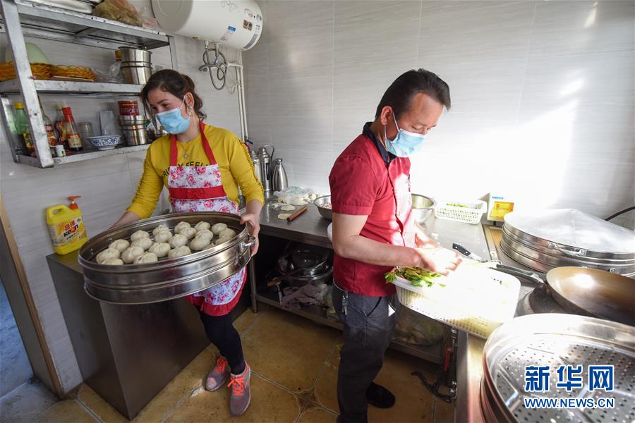 （決戰(zhàn)決勝脫貧攻堅&middot;圖文互動）（7）阿布都艾尼北上務工&ldquo;三級跳&rdquo;