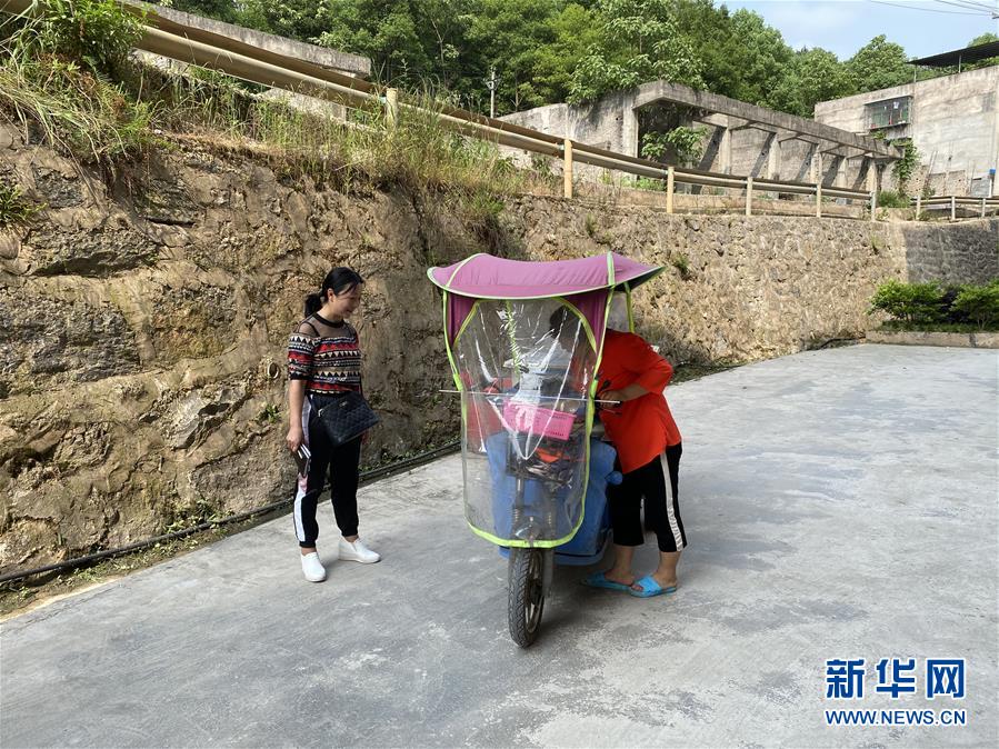 （決戰決勝脫貧攻堅&middot;圖文互動）（3）三個土家女人見證一口刀村搬遷史