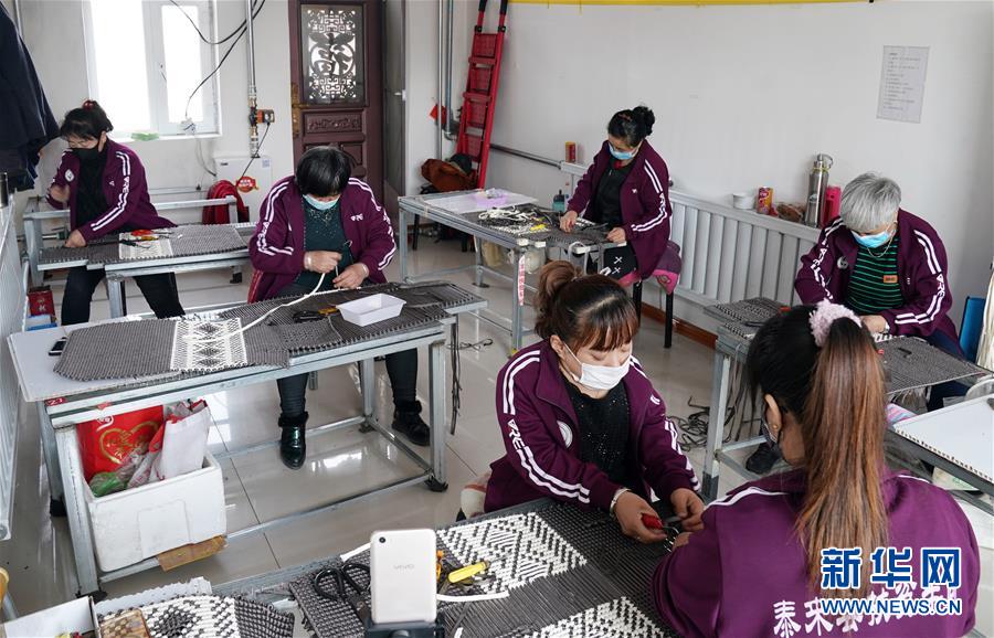 （在習近平新時代中國特色社會主義思想指引下&mdash;&mdash;新時代新作為新篇章&middot;習近平總書記關(guān)切事&middot;圖文互動）（2）助你飛翔，擁抱陽光&mdash;&mdash;助力殘疾人脫貧攻堅故事