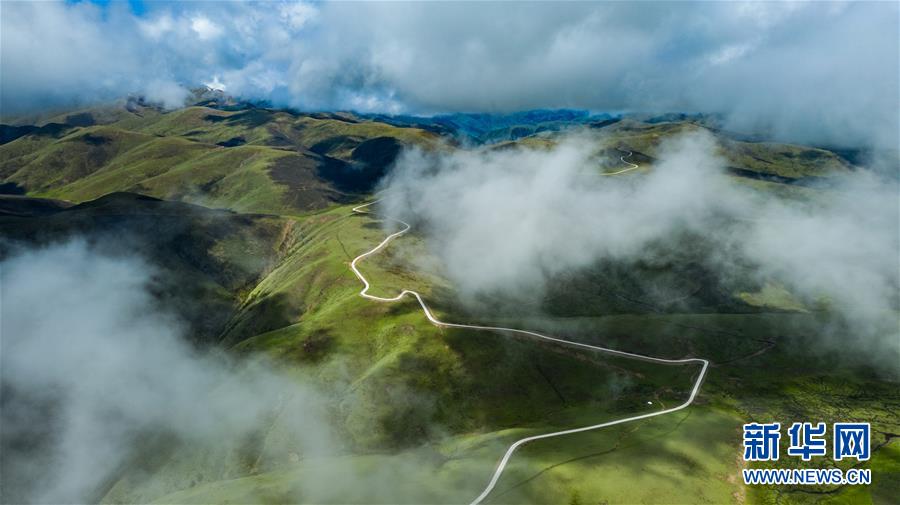 （圖文互動(dòng)）（3）雪山草地展新貌&mdash;&mdash;四川阿壩州脫貧奔小康紀(jì)實(shí)