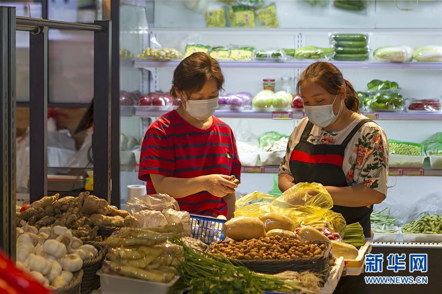 （圖文互動）（3）告別臟亂，留住溫情&mdash;&mdash;上海鬧市小菜場見聞