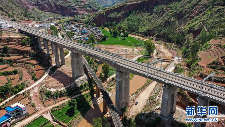 （新華全媒頭條&middot;圖文互動）（1）自強的力量&mdash;&mdash;成昆鐵路通車50年記