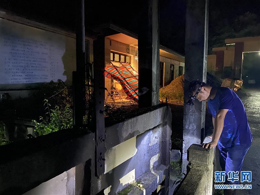 （防汛抗洪&middot;圖文互動）（2）目擊洞庭抗洪&ldquo;風(fēng)向標&rdquo;挺過第一波攻擊