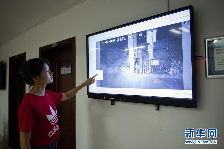 （防汛抗洪&middot;圖文互動）（5）在大堤上成長，為人民守護&mdash;&mdash;洪水中的青年&ldquo;生力軍&rdquo;