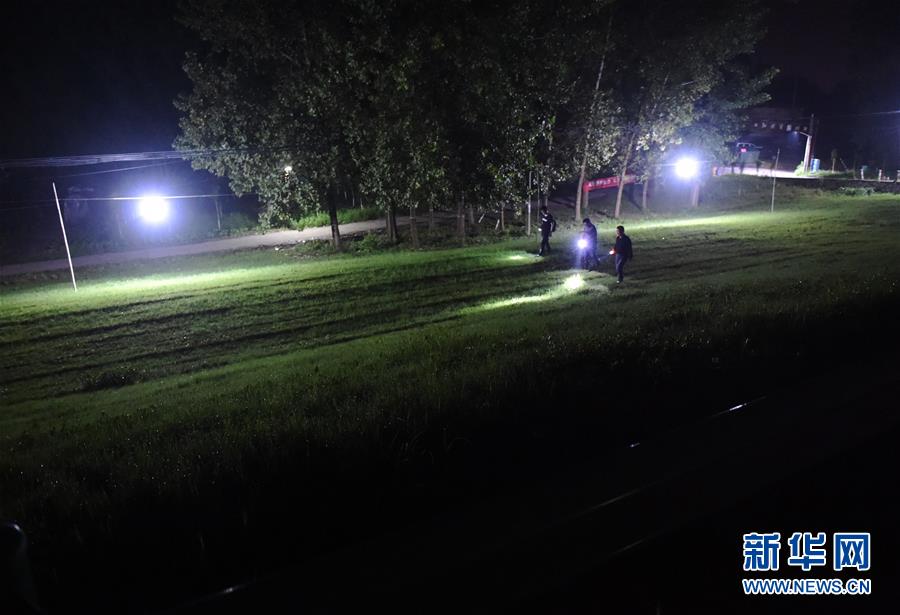 （防汛抗洪&middot;圖文互動）（1）基層守白班 市直機(jī)關(guān)守夜班&mdash;&mdash;蕪湖守堤見聞