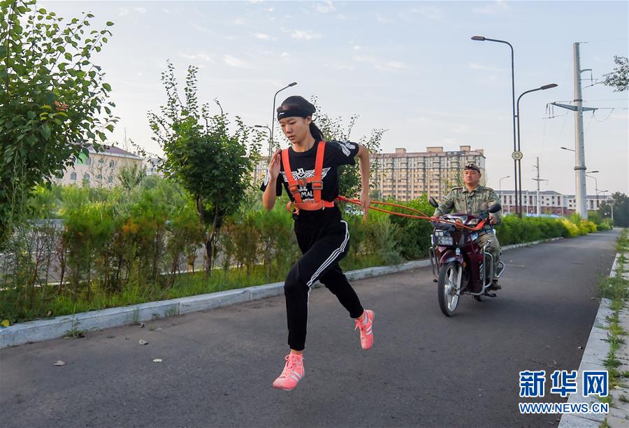 （體育&middot;圖文互動(dòng)）（9）父愛(ài)如燈  伴我奔跑