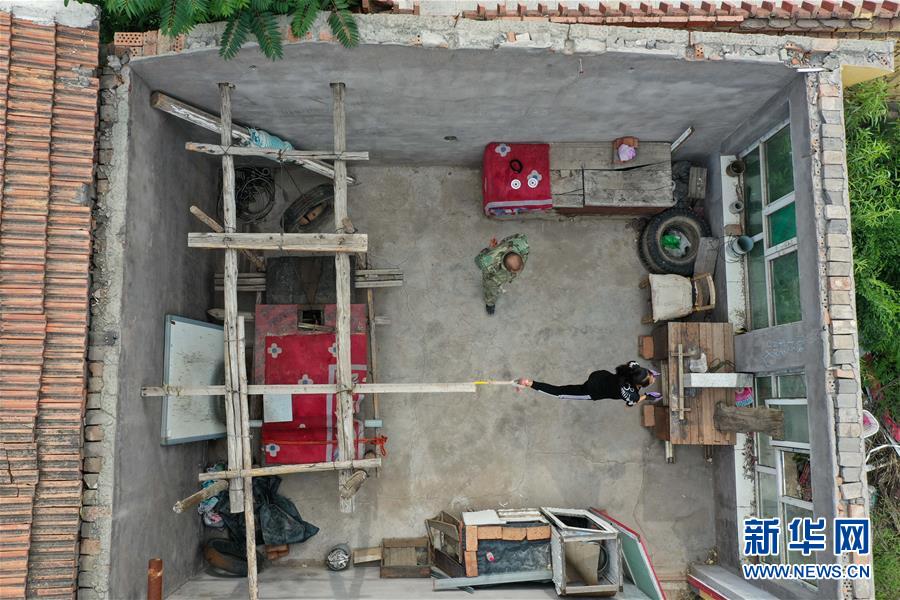 （體育&middot;圖文互動(dòng)）（11）父愛(ài)如燈  伴我奔跑